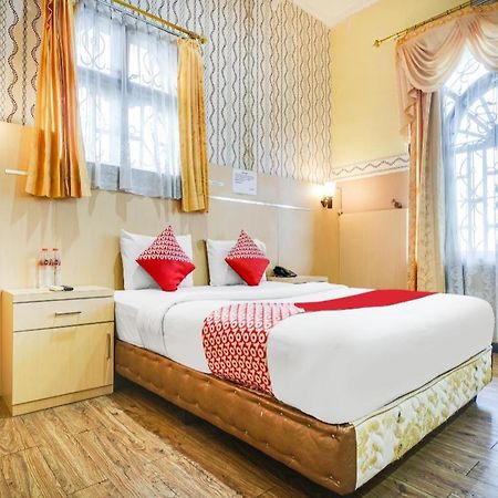 โอโย 1140 โฮเต็ล เตรชา ตันจุง บาไล Hotel Tanjungbalai ภายนอก รูปภาพ