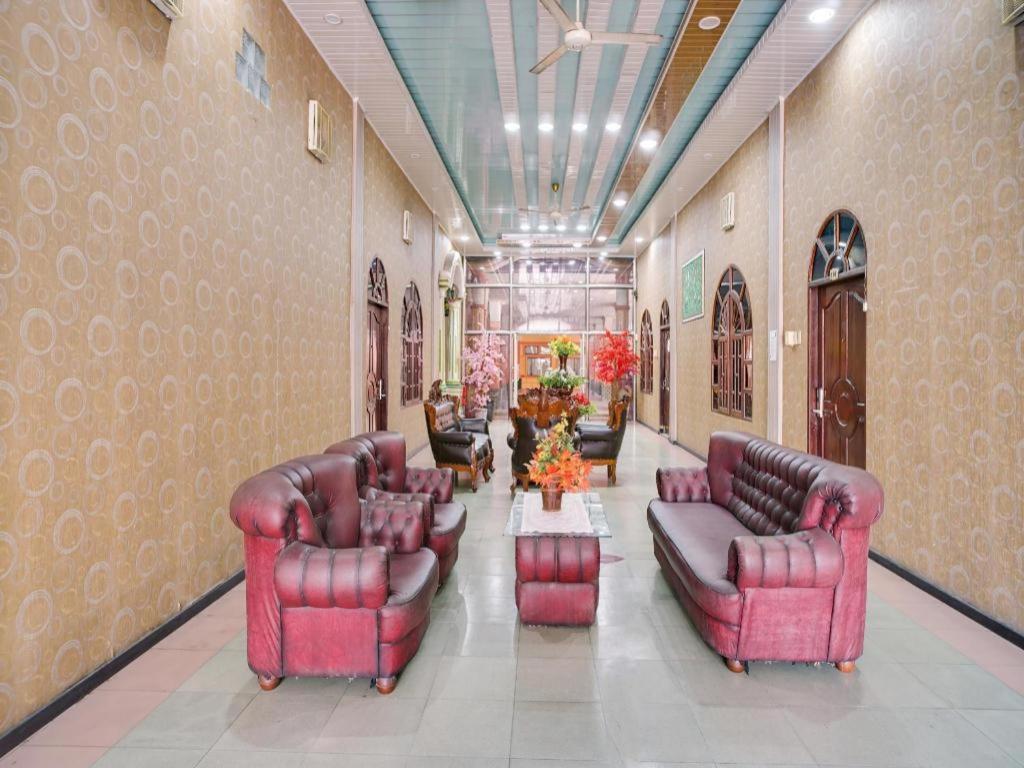 โอโย 1140 โฮเต็ล เตรชา ตันจุง บาไล Hotel Tanjungbalai ภายนอก รูปภาพ
