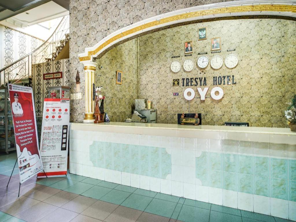 โอโย 1140 โฮเต็ล เตรชา ตันจุง บาไล Hotel Tanjungbalai ภายนอก รูปภาพ